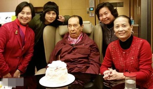 何鸿燊为什么把公司给了二房赌王二房太太来历家庭背景厉害之处