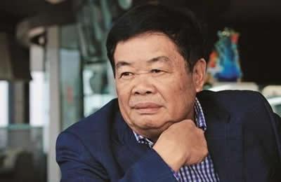 曹德旺没抛弃妻子吗图片 曹德旺妻子陈凤英年轻照片