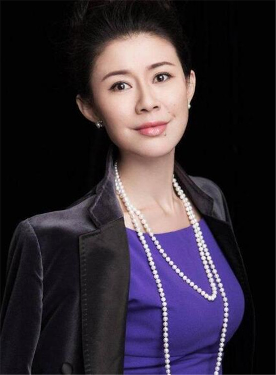 老梁为什么丁克真实原因揭秘 梁宏达几个老婆原配老婆是谁资料图